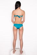 Load image into Gallery viewer, Model wearing Contrast Twist Bandeau in Teal
